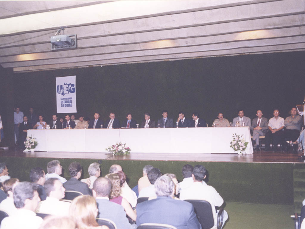 1999 - Criação da UEG
